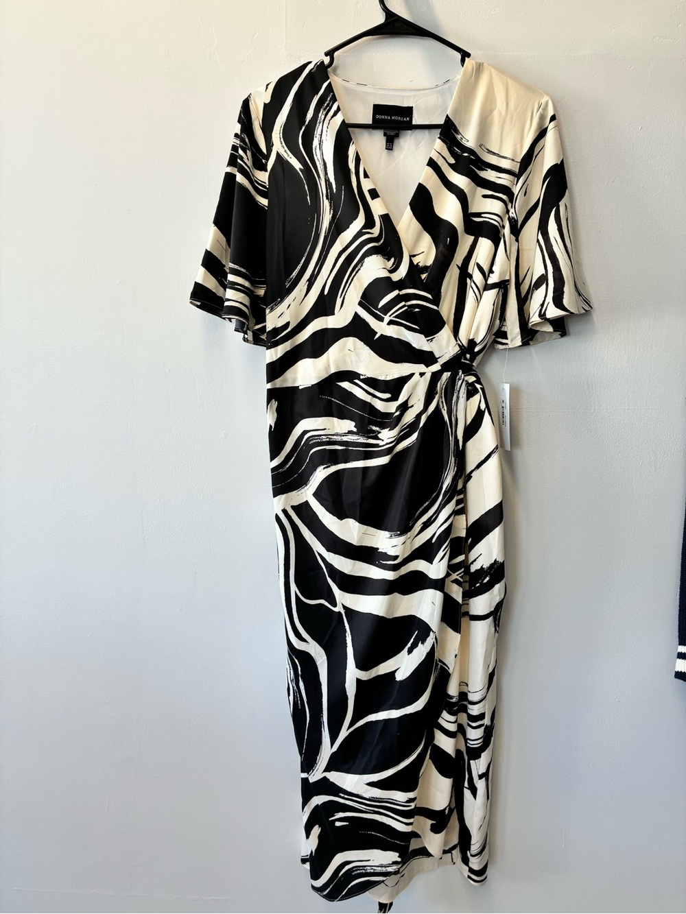 Donna Morgan Black & Cream Wrap Midi Dress